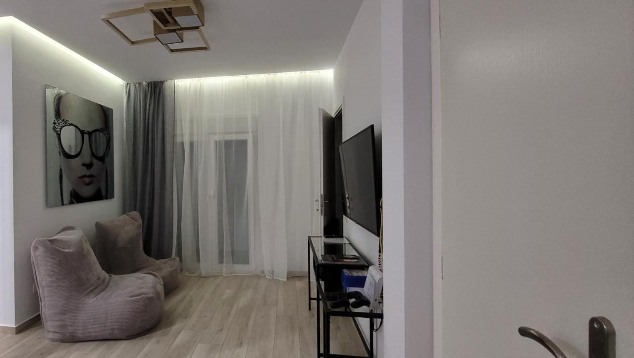 Ivory Lane Center Luxury Apartment *